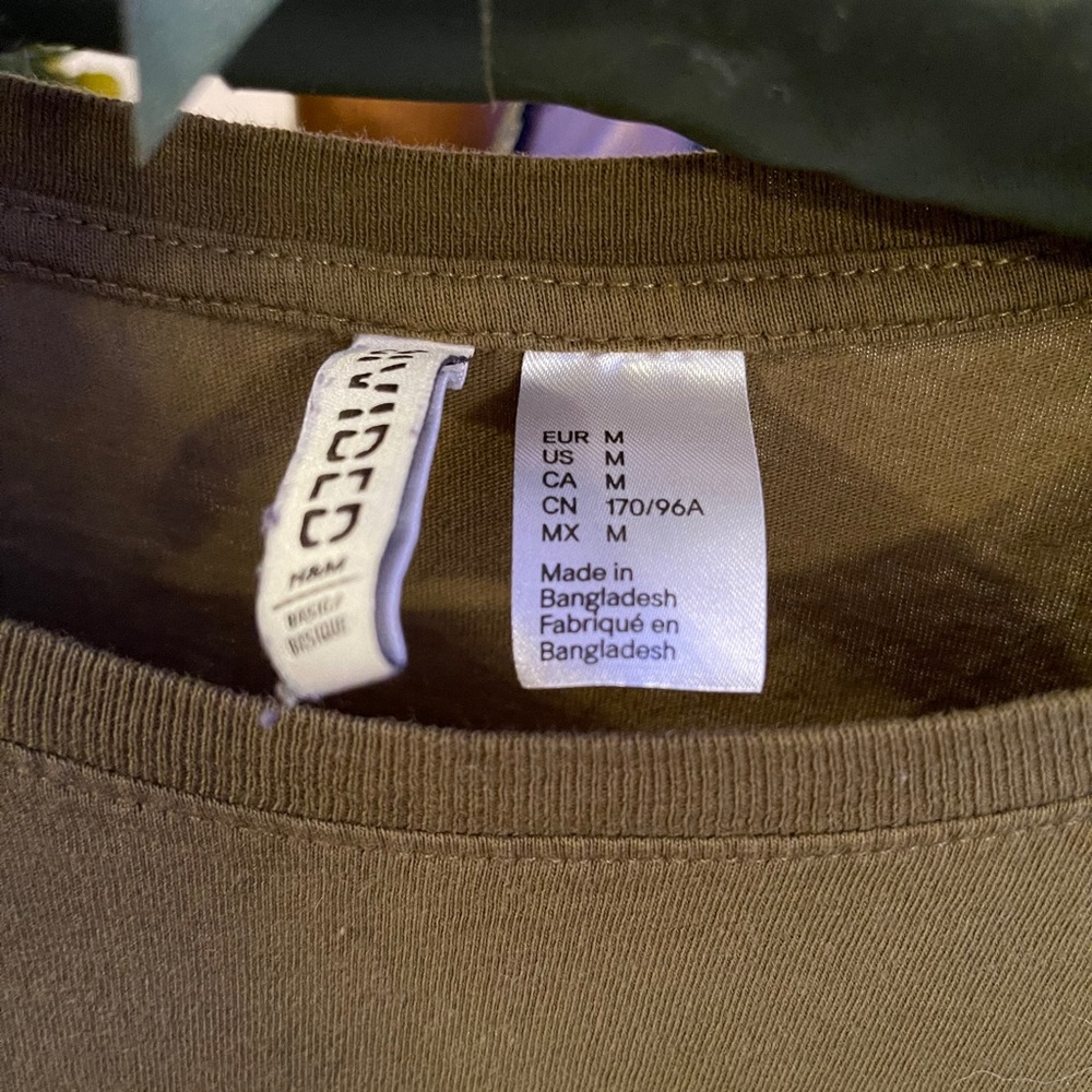 green basic tee - Picture 2 of 2